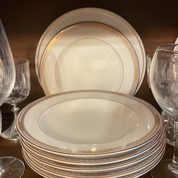 Mikasa Sheraton pattern place settings - 1 full place setting!!! - Picture 7 of 7